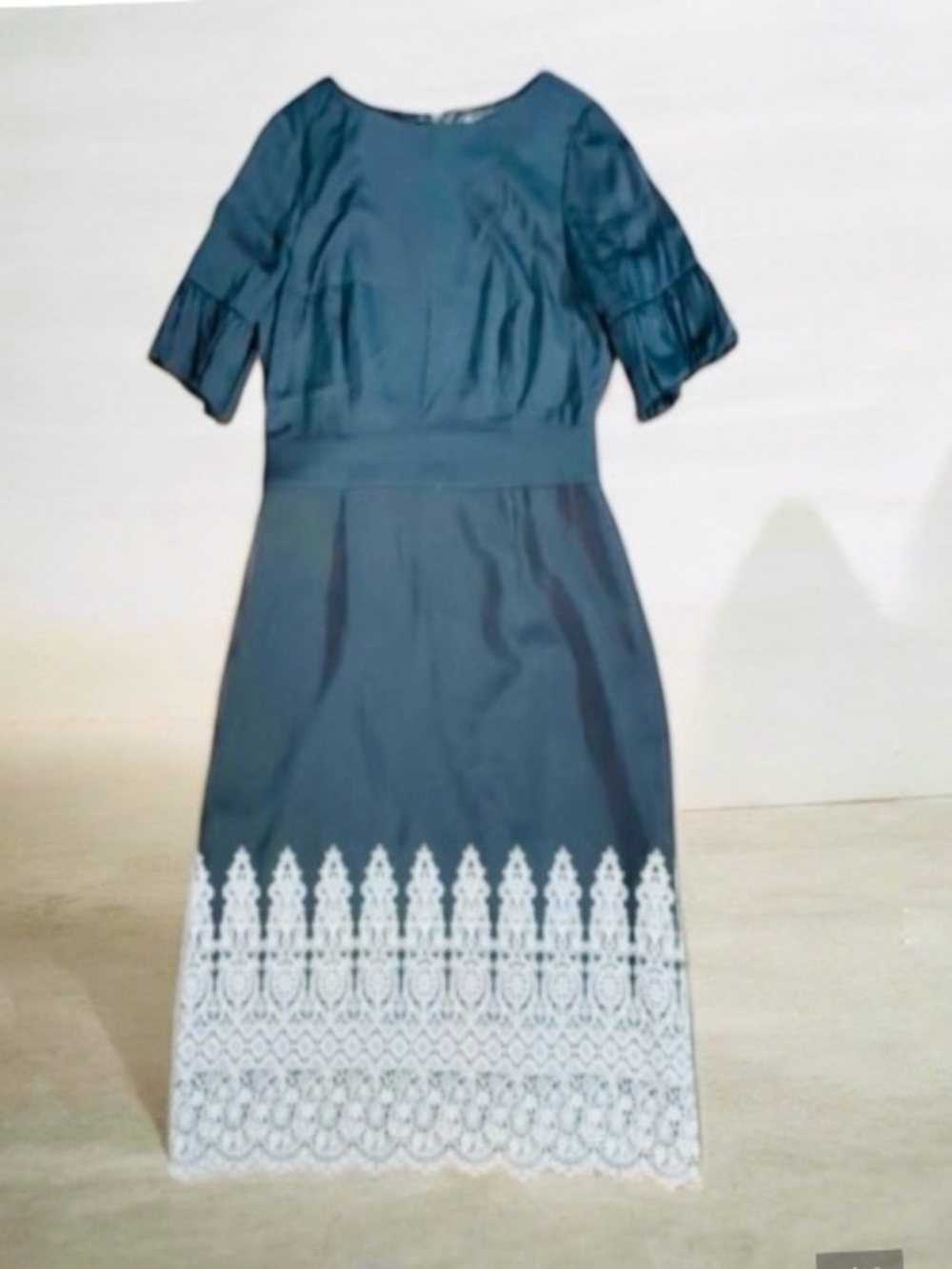 Antonio Melani 90%Silk Spandex  Classic Black Embroidered Bottom Dress Size 10